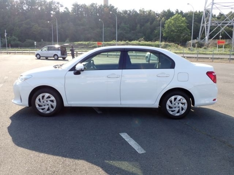 COROLLA AXIO