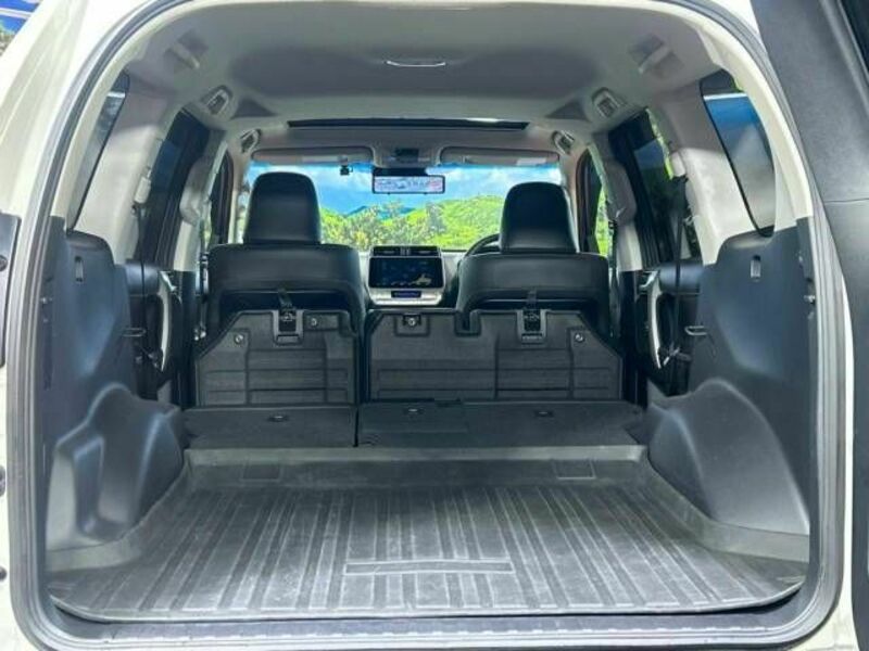 LAND CRUISER PRADO-9