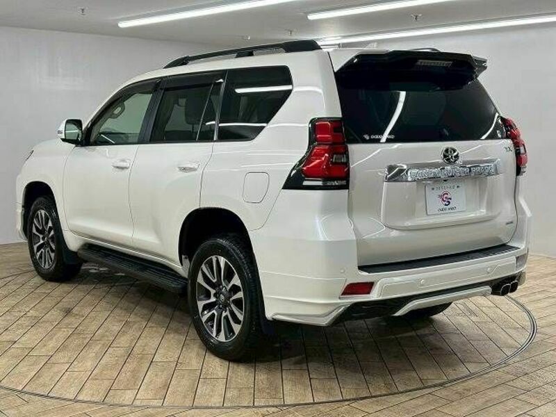 LAND CRUISER PRADO-15