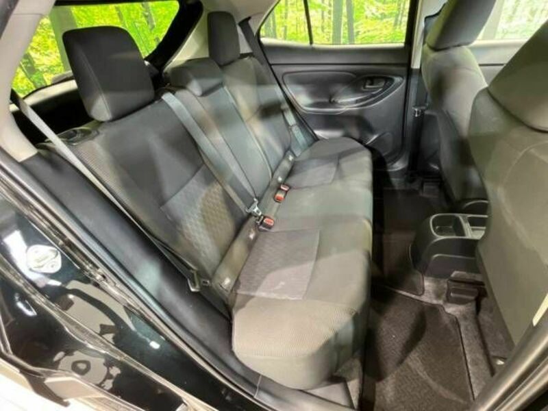 YARIS CROSS-9