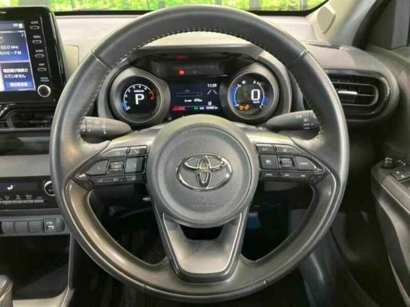 YARIS CROSS-11