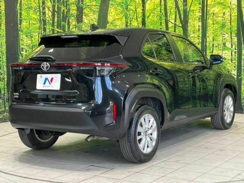 YARIS CROSS-17