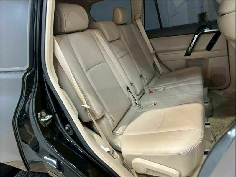 LAND CRUISER PRADO-9