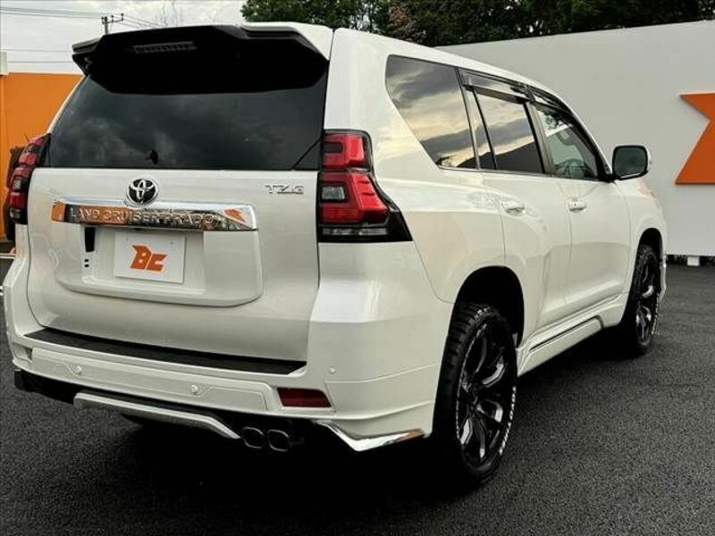 LAND CRUISER PRADO-12