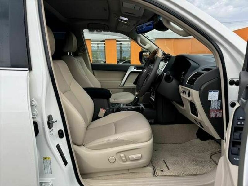 LAND CRUISER PRADO-15