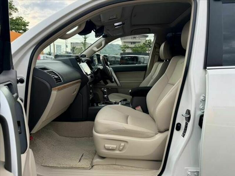 LAND CRUISER PRADO-16