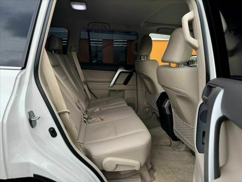 LAND CRUISER PRADO-17