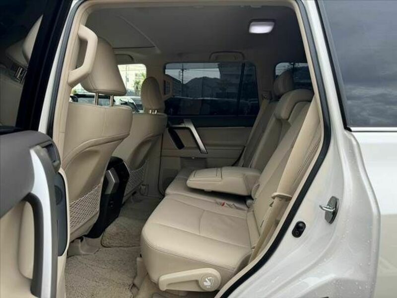LAND CRUISER PRADO-19