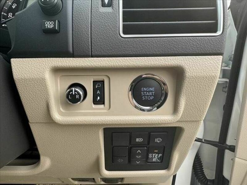 LAND CRUISER PRADO-21
