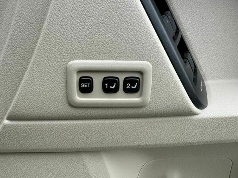 LAND CRUISER PRADO-23