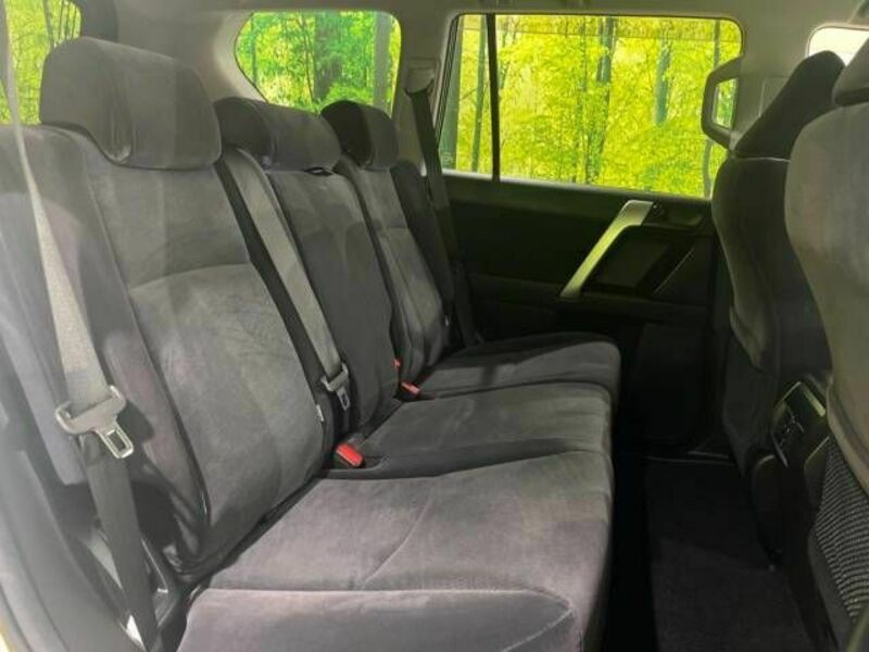 LAND CRUISER PRADO-9
