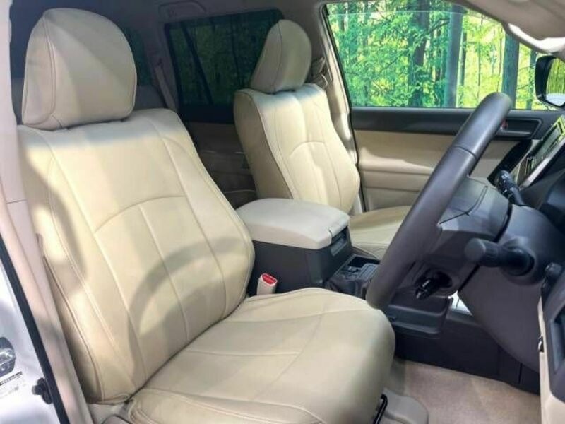 LAND CRUISER PRADO-7