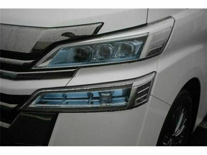 VELLFIRE-12