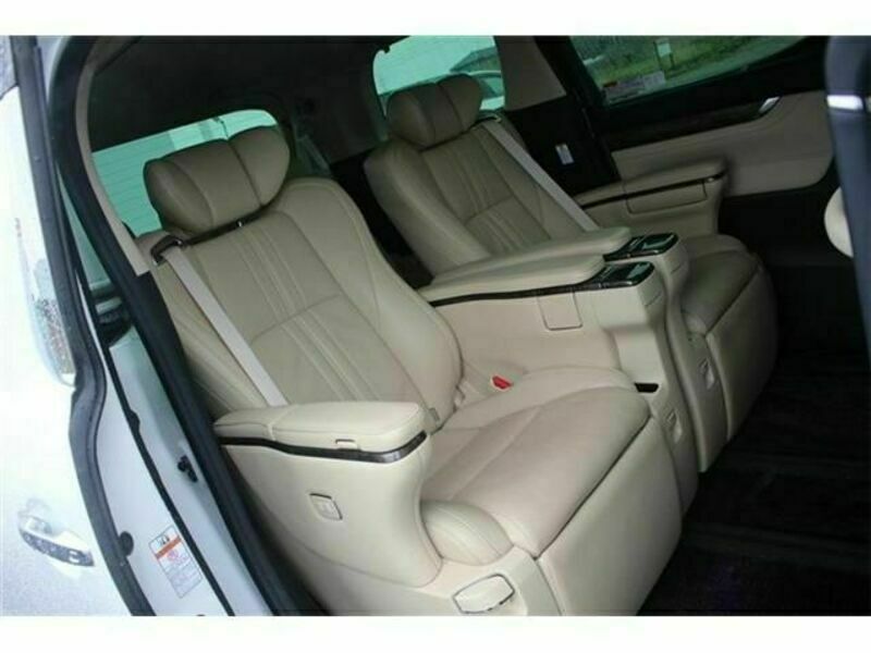 VELLFIRE-15