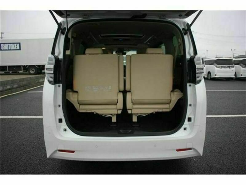 VELLFIRE-17