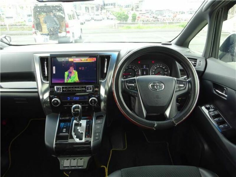VELLFIRE-13