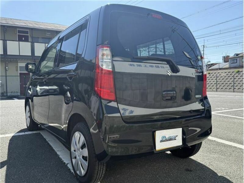 WAGON R-12