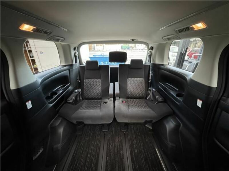 VELLFIRE-41
