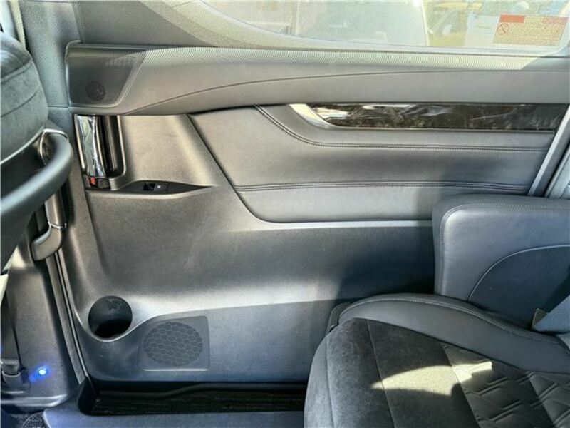VELLFIRE-24