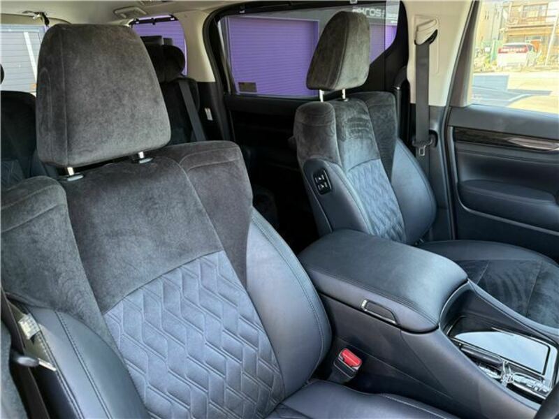 VELLFIRE-26