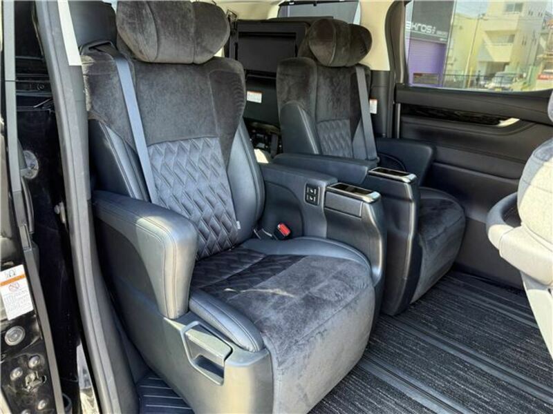VELLFIRE-27