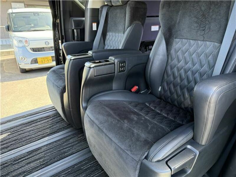 VELLFIRE-29