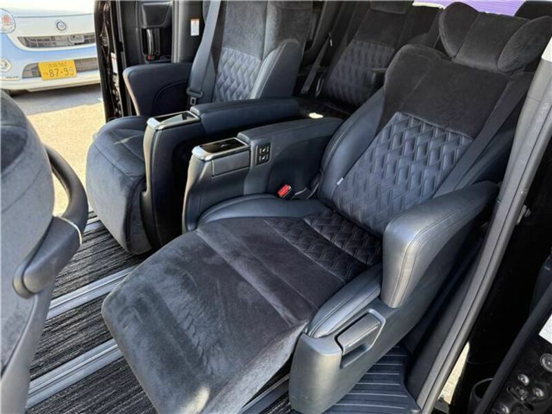 VELLFIRE-30