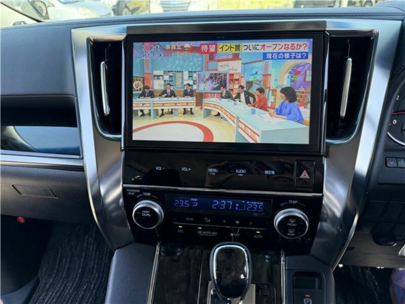 VELLFIRE-36