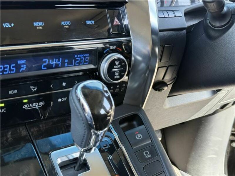 VELLFIRE-42