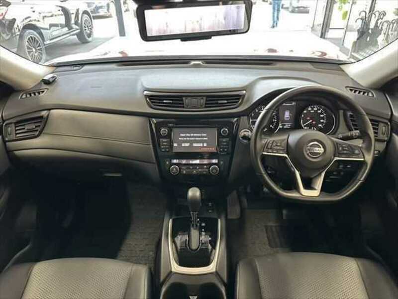 X-TRAIL-1