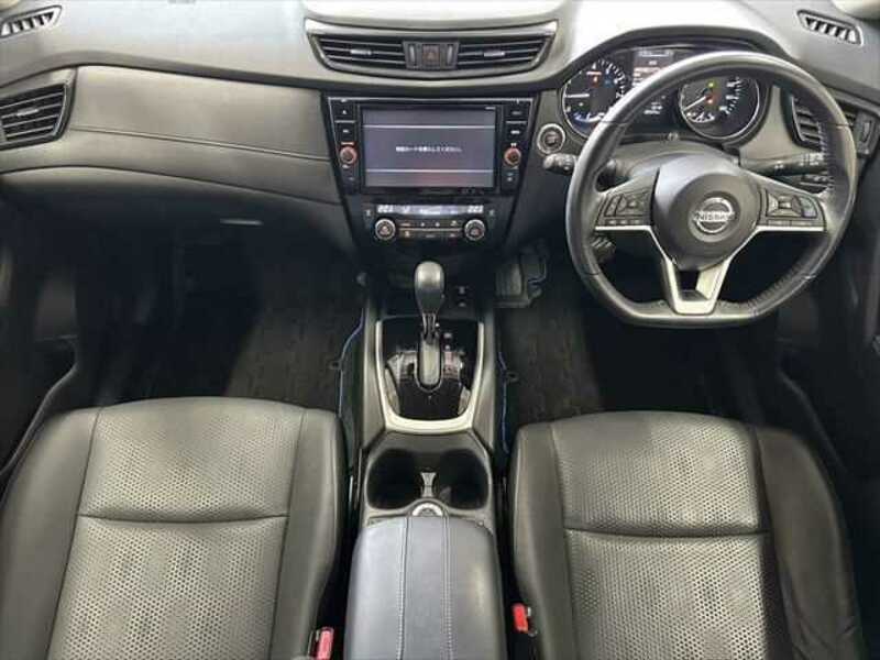 X-TRAIL-1