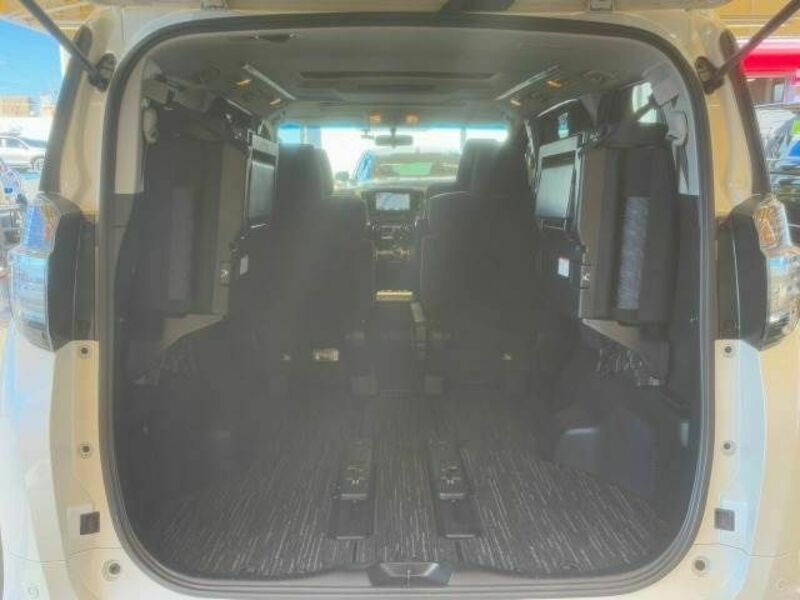 VELLFIRE-11