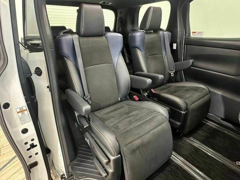 VELLFIRE-11