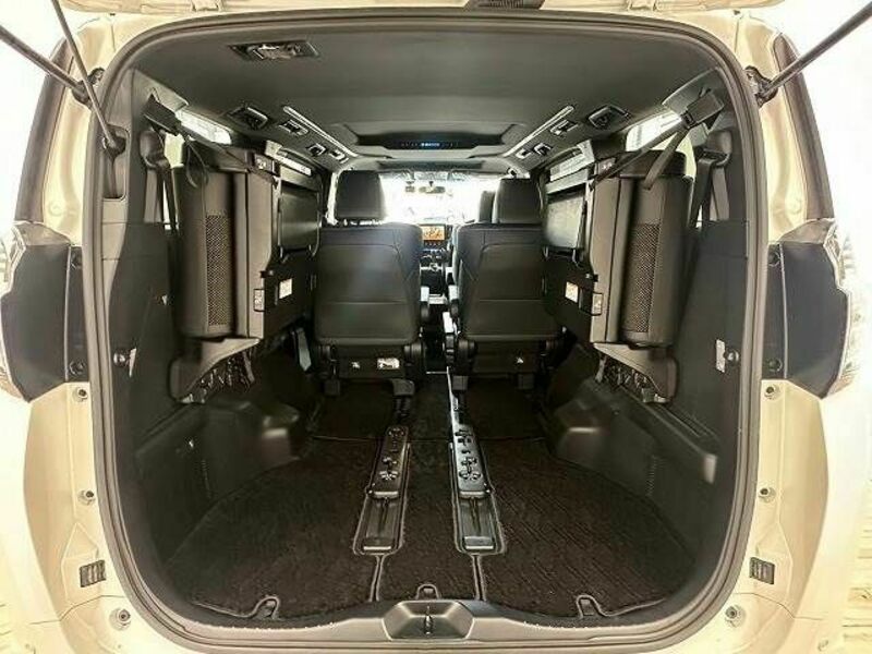 VELLFIRE-13