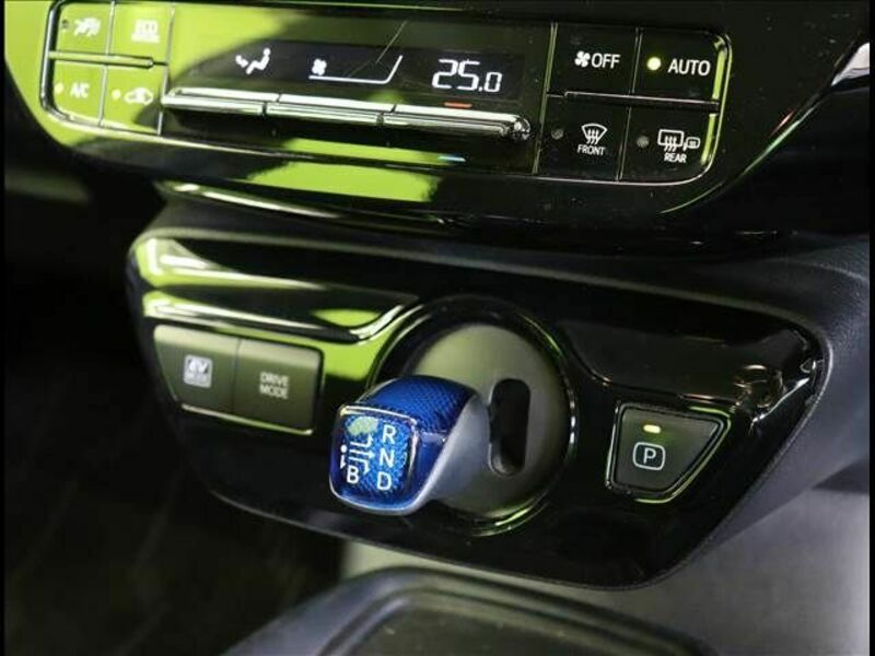 PRIUS-12