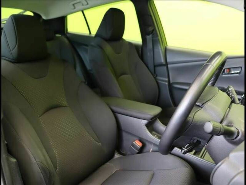 PRIUS-19