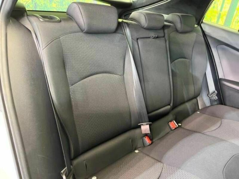 PRIUS-8
