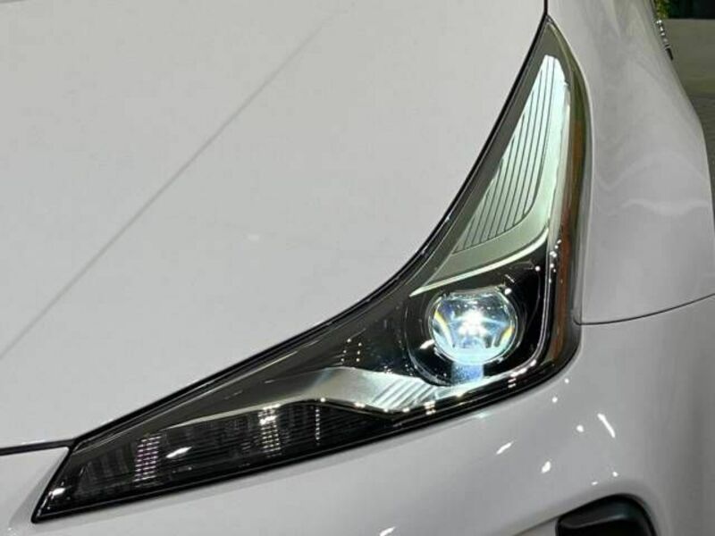 PRIUS-11