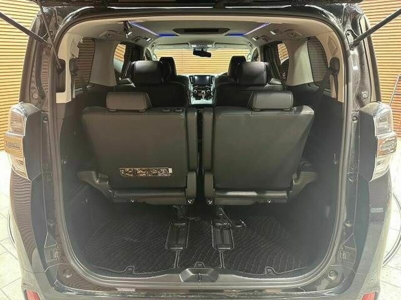VELLFIRE-12