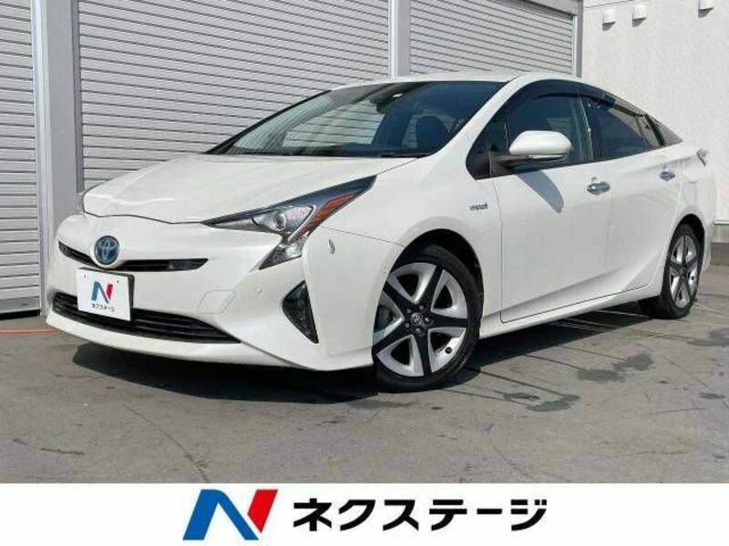 TOYOTA　PRIUS