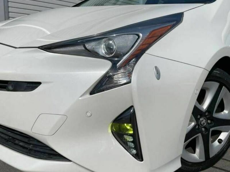 PRIUS-8