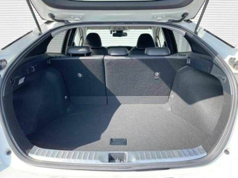 PRIUS-11