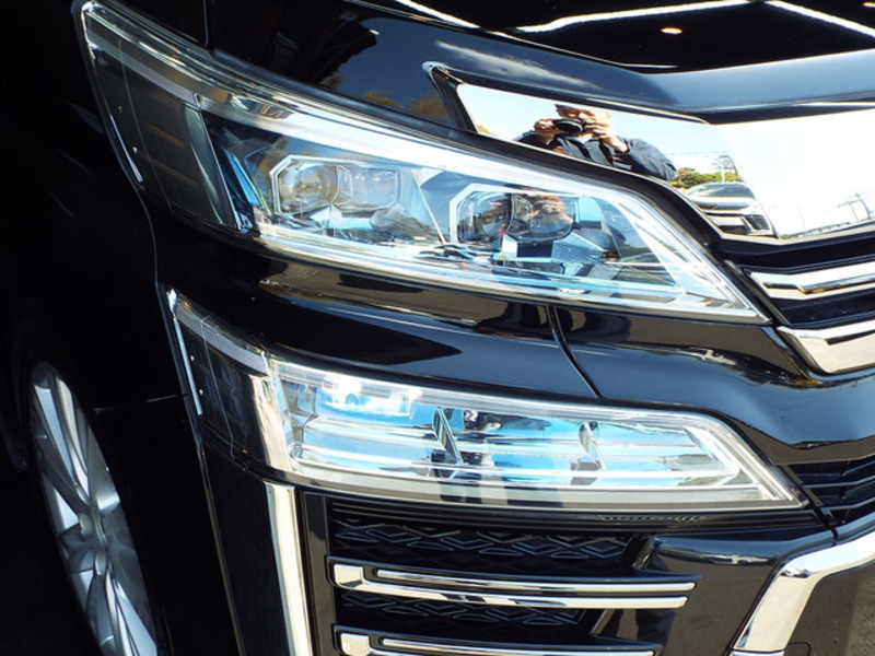VELLFIRE-8