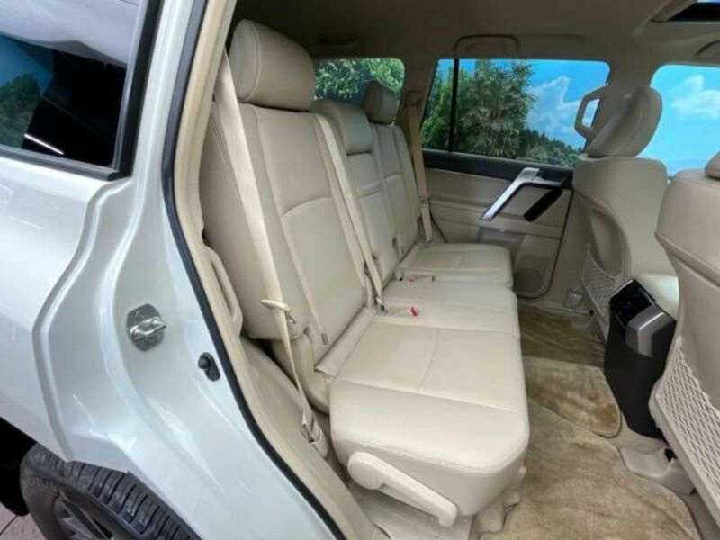 LAND CRUISER PRADO-7