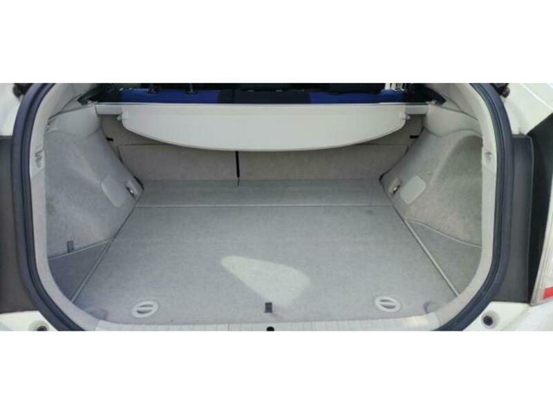PRIUS-8