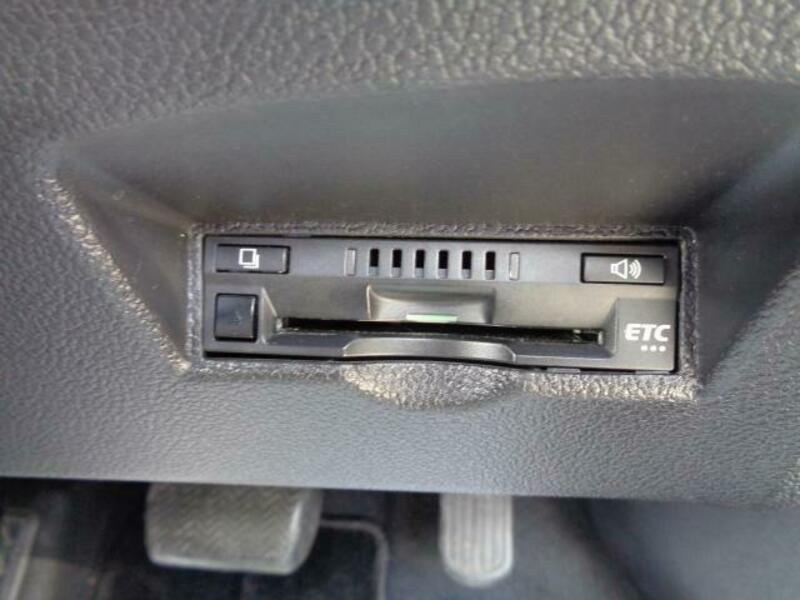 PRIUS-8