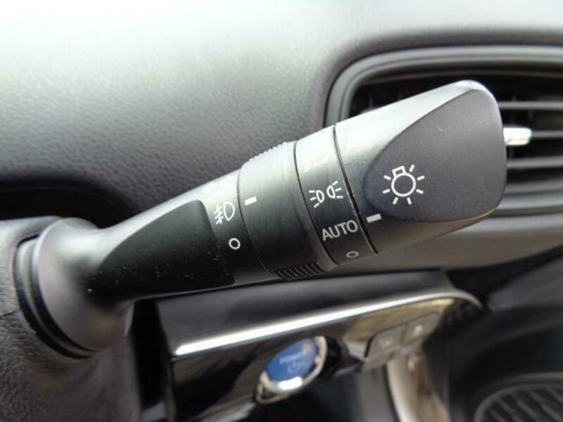 PRIUS-11