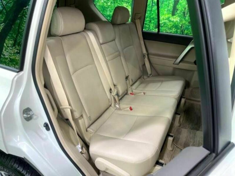 LAND CRUISER PRADO-9