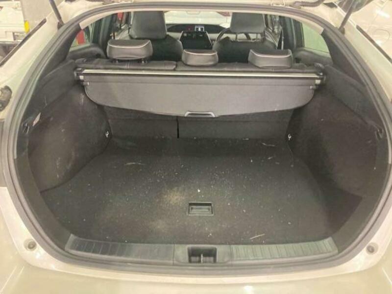 PRIUS-6