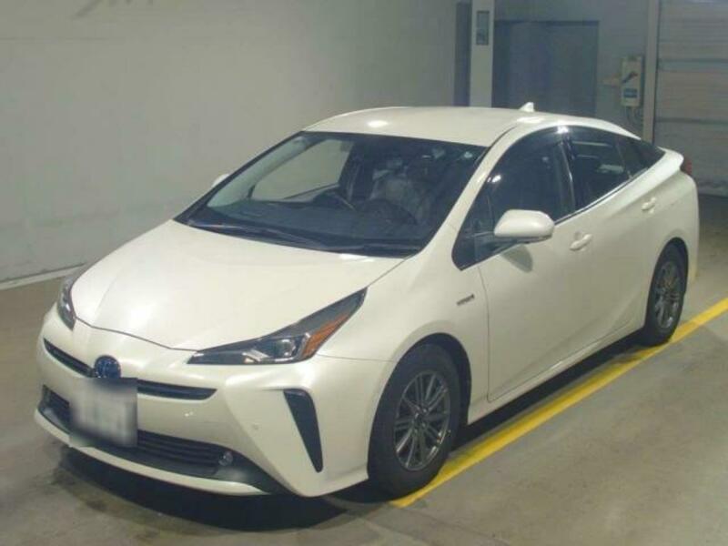 TOYOTA　PRIUS